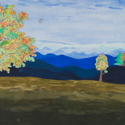 Hügelige Landschaft mit Bäumen