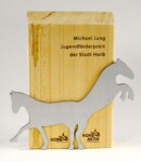 Pokal für Olympiasieger Michael Jung